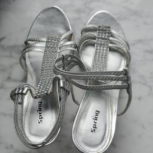 Spring strappy saddals with 3 inch heel, size 7
